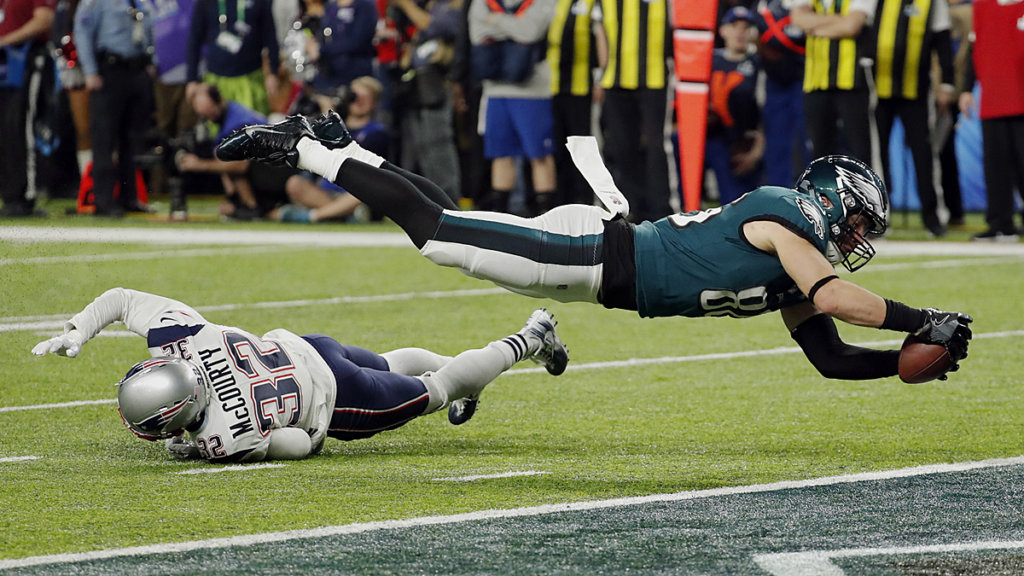 Cris Collinsworth on reviewed Eagles touchdown catch: 'I give up'