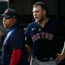 Red Sox extend winning streak to 5 with 8-3 win over Jays