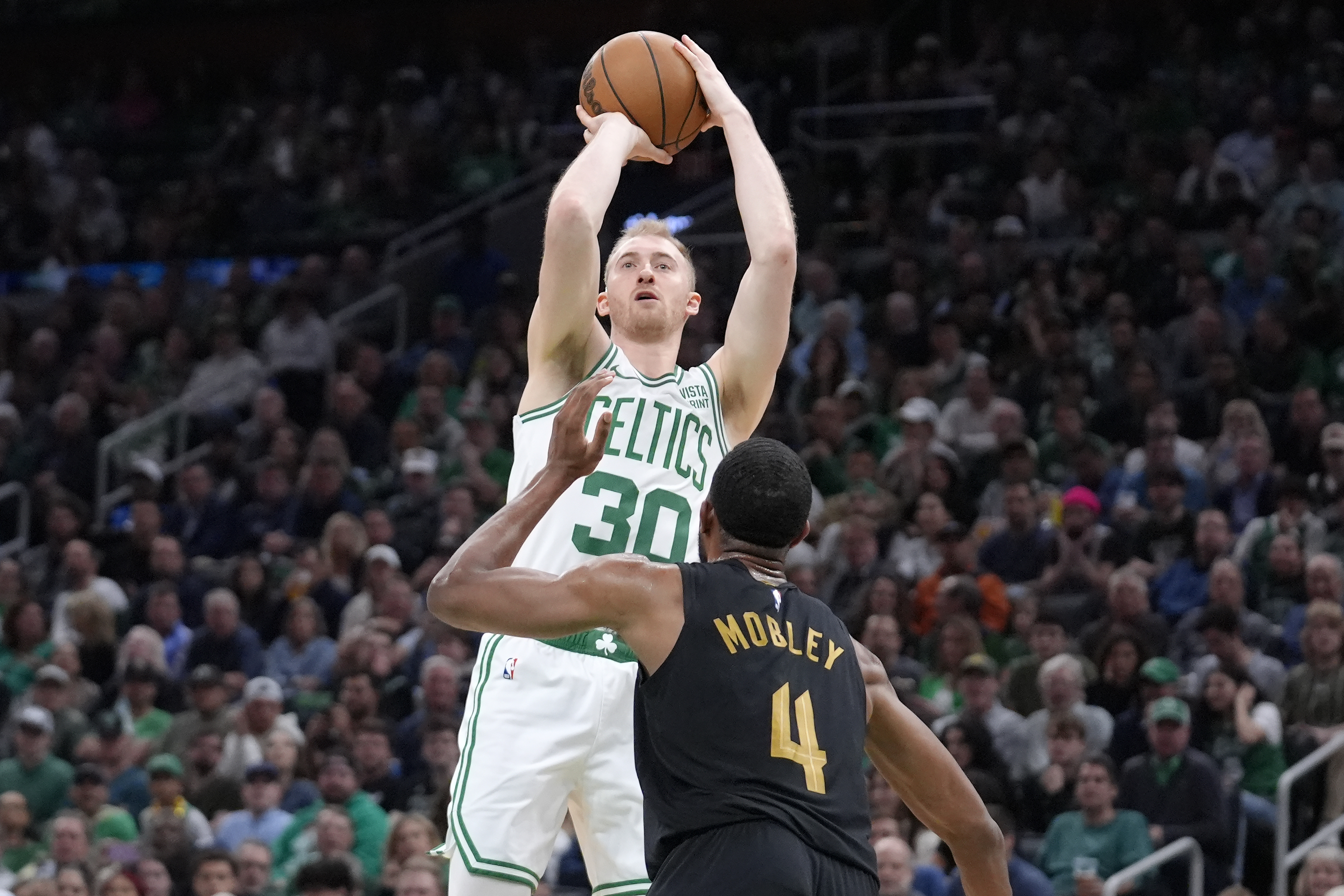 Celtics agree to 4-year, $45 million extension with Sam Hauser