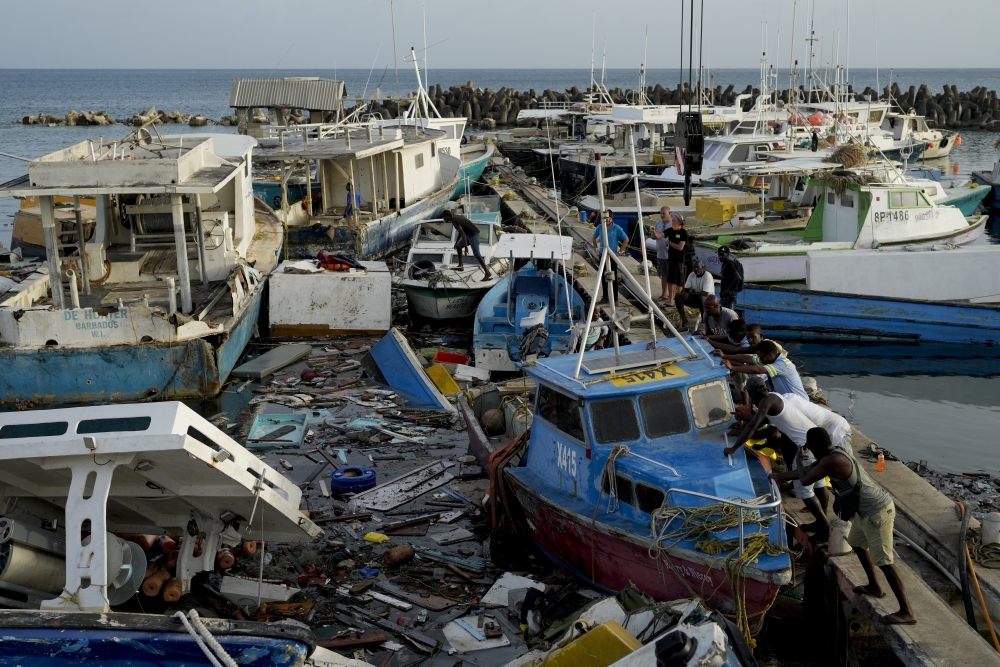 Hurricane Beryl roars by Jamaica after killing at least 6 in southeast ...